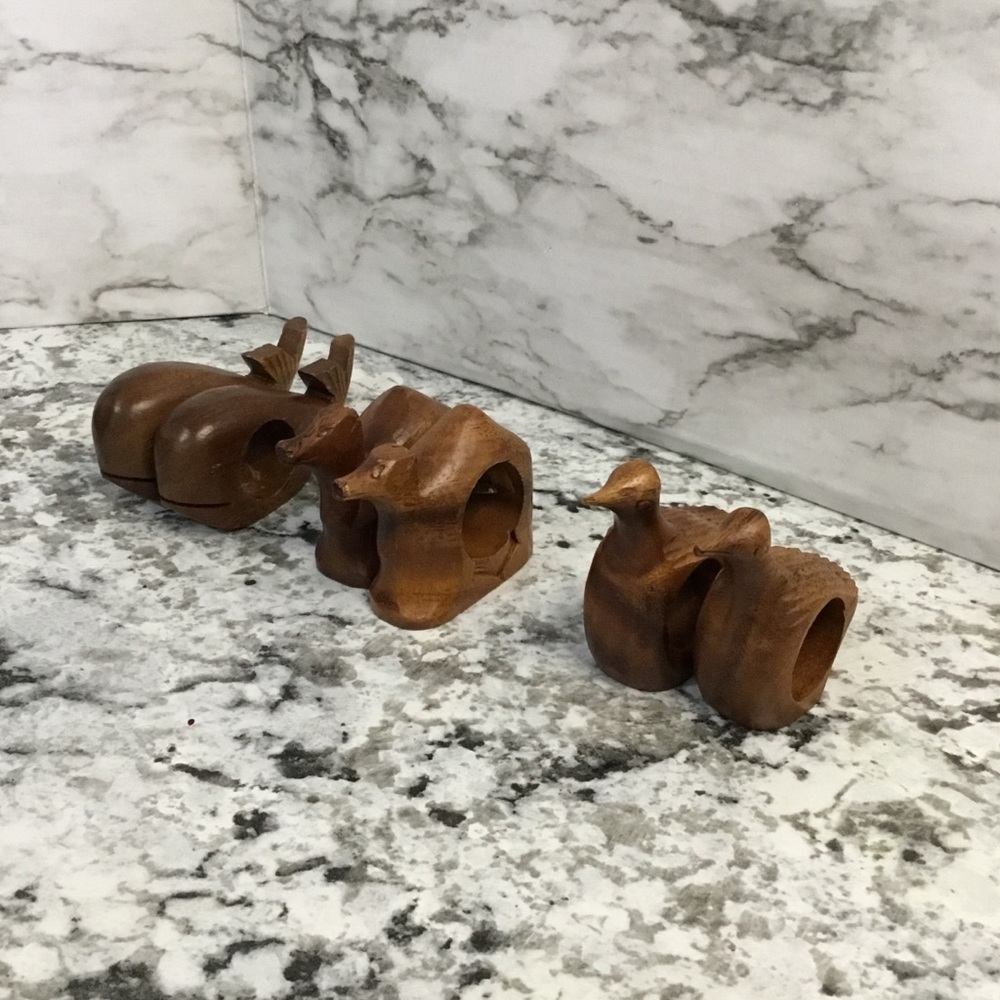 Set Of 6 Hand Craved Animal Napkin Rings - Picture 7 of 12